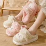 Chaussons fourrés pour femme avec design kawaii