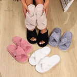 Chaussons féminins, idéals pour la maison